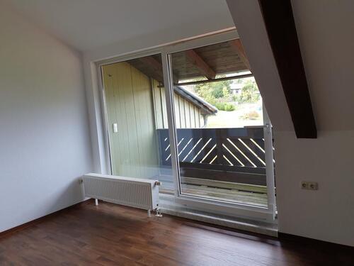 Foto - Helle 3-Raum-Wohnung im Dachgeschoss mit Balkon und Tageslichtbad