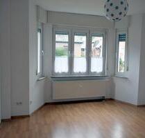 TOPLAGE: Großzügige 3-Zi-Hochpaterre-Whg, Erker, moderne Ausstattung, Balkon - Brühl