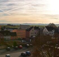 Schöne 2-Raum-Wohnung im Zentrum von Hohenstein-Ernstthal mit Balkon und Einbauküche