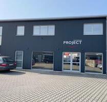 moderne Büro-, Ausstellung-, Servicefläche mit vielen Parkplätzen - Nußloch