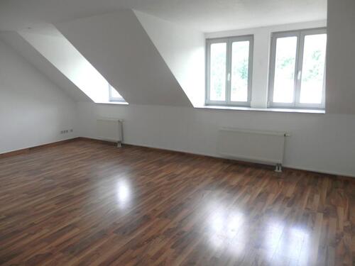 Foto - 3 Zimmer Dachgeschoss Wohnung im Zentrum von Werdau zu vermieten!