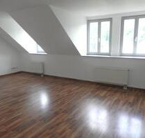 3 Zimmer Dachgeschoss Wohnung im Zentrum von Werdau zu vermieten!