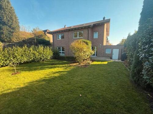 Foto - Moderne Doppelhaushälfte mit zwei großzügigen Familienwohnungen