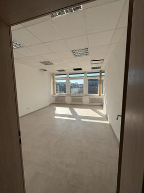 Foto - Raummiete im Kosmetikinstitut Heilbronn - Kosmetikerin