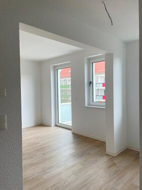 Foto - ERSTBEZUG - 2-Raum-Wohnung, frisch saniert, Bodengleiche Dusche, Fußbodenheizung, Aufzug