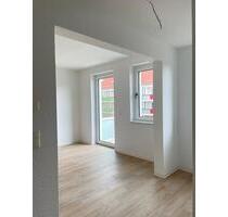 ERSTBEZUG - 2-Raum-Wohnung, frisch saniert, Bodengleiche Dusche, Fußbodenheizung, Aufzug - Oederan