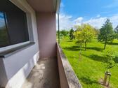 Foto - Zweiraumwohnung frisch renoviert mit Blick ins Grüne!