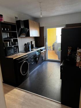 Foto - Helle 3-Zimmer-Wohnung mit EBK & Balkon – zentral, nahe Bahnhof