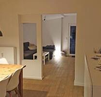 schöne helle 2,5-Zimmer Whg., Küche, Diele, Bad opt. TG-Stellplatz - Köln Mülheim