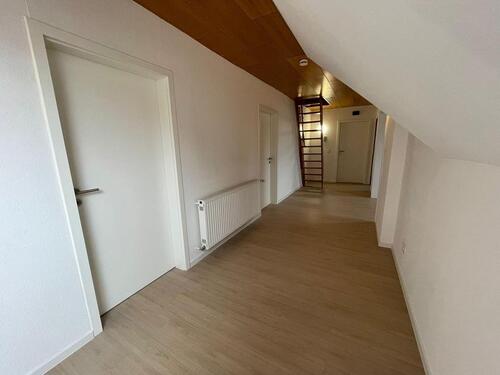 Foto - Renovierte Obergeschosswohnung mit Loggia, Garten und Stellplatz im Fachwerkensemble