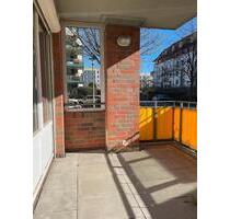 :-) 3-Raum Wohnung mit BALKON gepflegte Wohnanlage Aufzug +TG - Leipzig Ost
