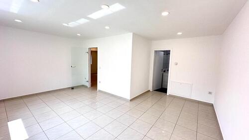 Foto - Renovierte 3 Zimmer Souterrainwohnung inkusive Küche ruhige Lage