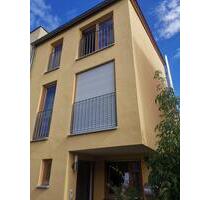 Modernes Reiheneckhaus begehrte Lage in Winnenden –provisionsfrei