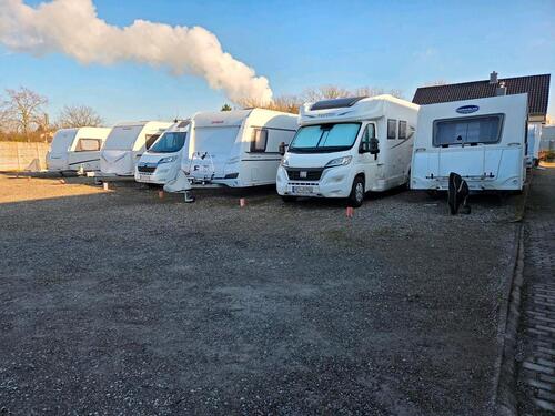 Foto - Stellplätze für WohnwagenWohnmobile, Boote, Jetski und