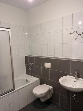 Foto - Helle renovierte 1,5 Zimmer-Whg-48m²-2.OG-Schleswiger Str. 29 A
