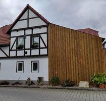 Charmantes Fachwerk-Eckanwesen mit Nebengebäude - Kranichfeld