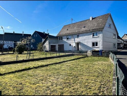 Foto - Ein-Zweifamilienhaus - 150.000,00&nbsp;EUR Kaufpreis, ca.&nbsp; 180,00&nbsp;m&sup2;