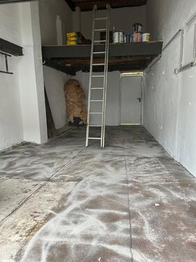 Foto - Garage 4,5 m Höhe und ca. 35 qm