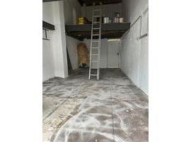 Garage 4,5 m Höhe und ca. 35 qm - Schwalbach