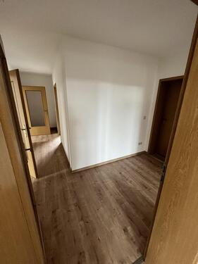 Foto - Erstbezug nach Renovierung - Helle und geräumige 3-RW mit Dusche und Badewanne