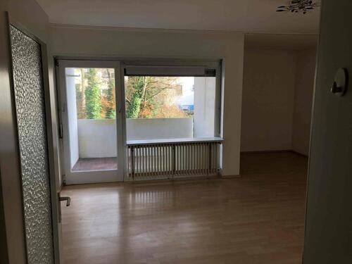 Foto - 1ZKB m. Loggia, Stellplatz, gr. Kellerraum, ruhig, in St. Ingbert