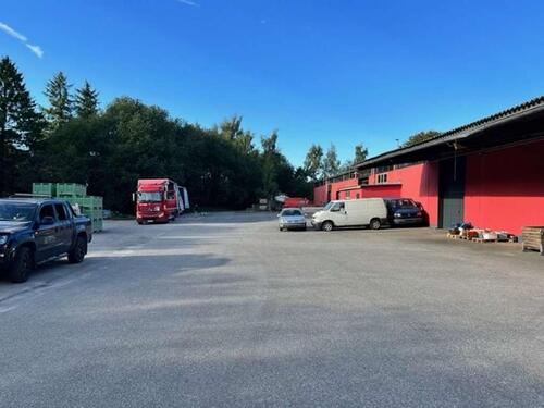 Foto - Ebenerdige HalleGewerbefläche perfekt als Lagerhalle oder Garage