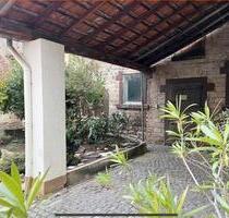 Bauernhof - Resthof mit Haus, Scheunen, Freiflächen, Feldrandlage - Feilbingert