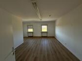 Foto - Modernisierte 3-Zimmer-Wohnung (ca. 100 m²) mit Einbauküche - attraktive Lage in Hof