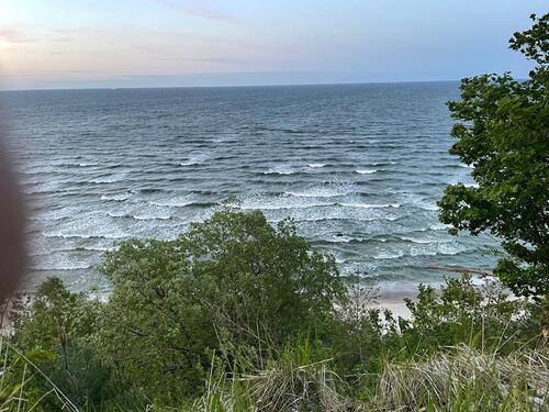 Foto - Ostsee: Kleines altes Haus am Haff auf dem Festland in BRD
