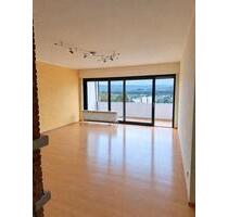 Helle 4,5 Zimmer Wohnung mit Balkon + Garagen - Niedernhausen