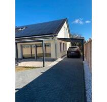 Haushälfte Maisonettewohnung mit Terrasse und Carport in NB - Burg Stargard