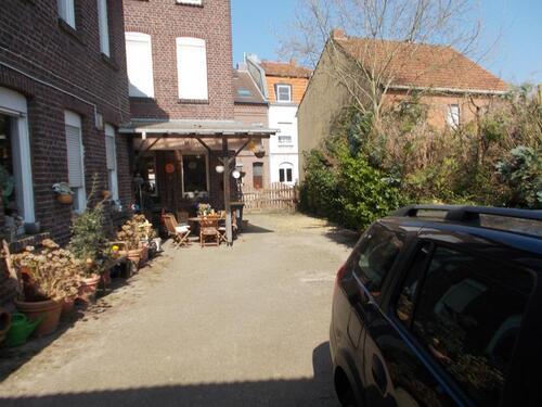 Foto - 3-Familienhaus mit 2 Garagen und Photovoltaikanlage