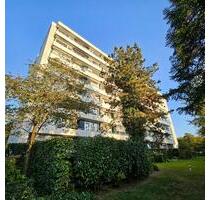 Frisch renovierte 2-Zimmer-Wohnung mit Balkon & Rheinturmblick - Erkrath