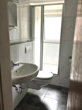 Foto - Renovierte 2,5-Zimmer Dachgeschosswohnung in ruhiger Lage