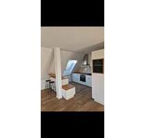 Modern sanierte 90m² Dachgeschosswohnung mit Balkon - Neustetten