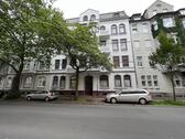 Foto - 3 ZKB, ideal als WG oder für die kleine Familie - schicker Altbau, zwei Balkone