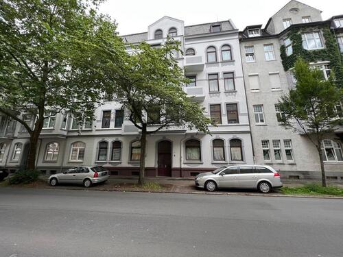 Foto - 3 ZKB, ideal als WG oder für die kleine Familie - schicker Altbau, zwei Balkone