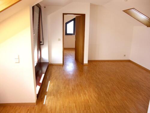 Foto - Waldenbuch: Gepflegte 3 12-Zi.-DG-Wohnung mit Klimakomfort