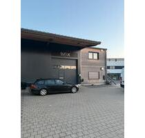 Neuwertige Gewerbehalle mit Büro und separater Einheit - Fraunberg
