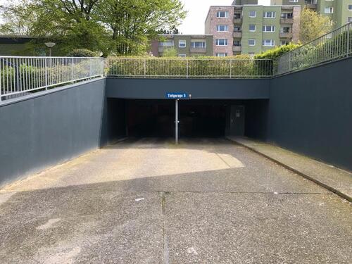 Foto - Tiefgarage Stellplatz Oldtimer Motorrad