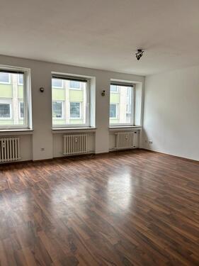 Foto - Helle 1,5 zimmerwohnung - 1.300,00 EUR Kaltmiete,
