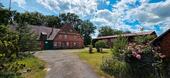 Foto - ResthofBauernhof mit Wiesen und Wald