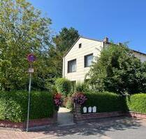 Freistehendes Haus in Nieder-Erlenbach + Garten und Dachterrasse - Frankfurt am Main Bonames