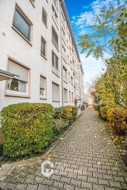 Foto - Renovierte 3-Zi.-Wohnung in Frankfurt-Niederrad– modern, hell, mit Balkon und EBK