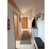 Helle 2,5-Zimmer Dachgeschosswohnung mit Balkon in Amerang