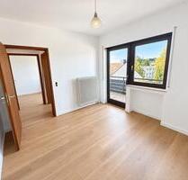 Einfamilienhaus mit Garten, Garage & 2 Balkonen in Aschaffenburg
