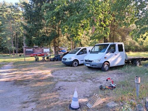 Foto - Stellplatz für Wohnwagen Autos usw.