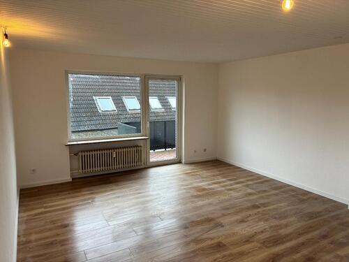Foto - Renovierte 3 Zi.-Whg. mit neuer EBK und Südbalkon in BS-Bevenrode