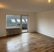 Renovierte 3 Zi.-Whg. mit neuer EBK und Südbalkon in BS-Bevenrode - Braunschweig Wabe-Schunter-Beberbach
