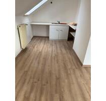 2 Zimmer Dachgeschosswohnung - 750,00 EUR Kaltmiete, ca.  75,00 m² in Straubing (PLZ: 94315)